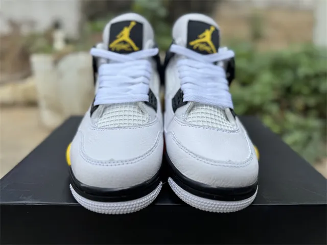 Chaussures de basketball Air Jordan 4 blanc noir jaune 14