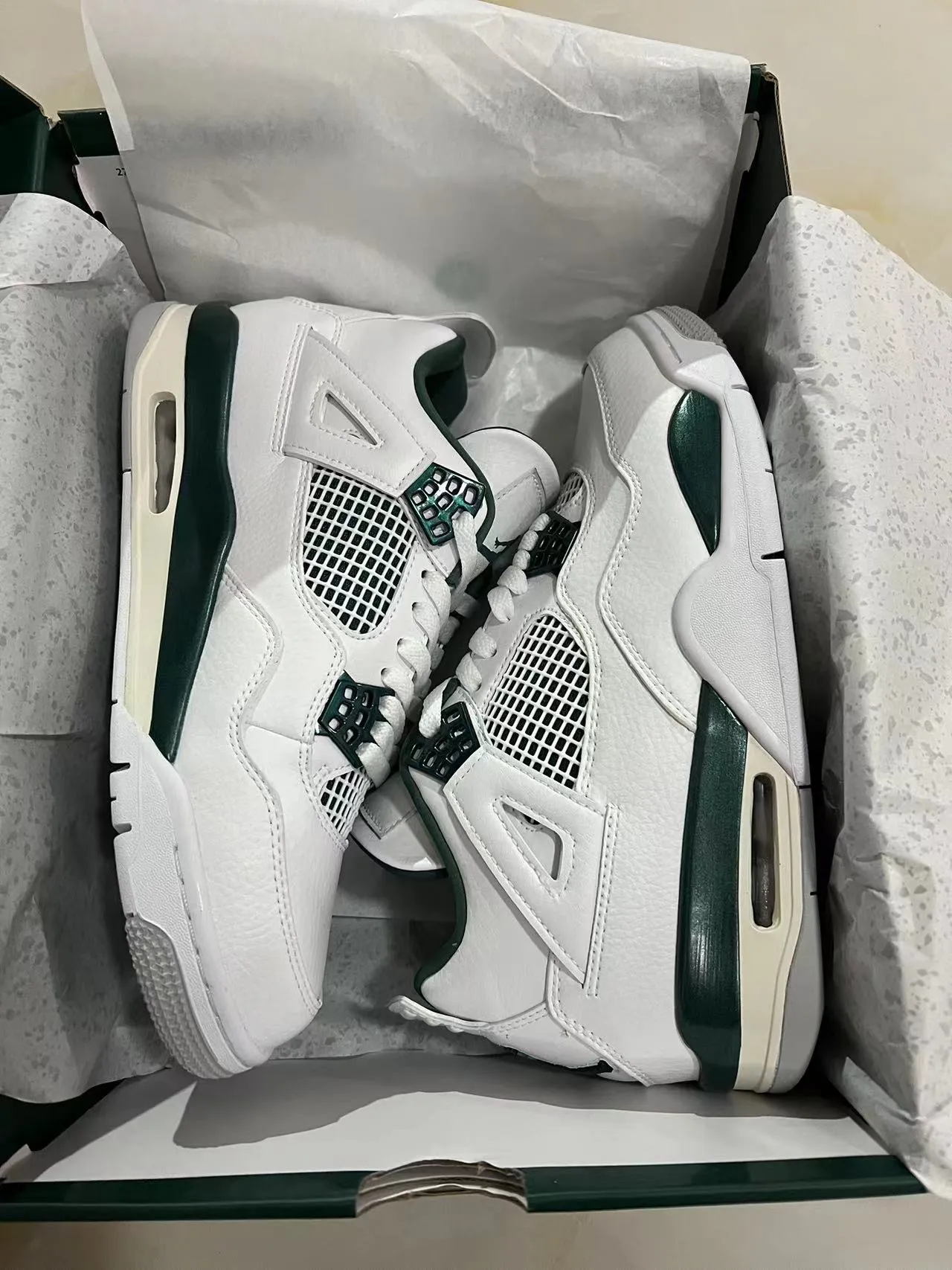 حذاء كرة السلة Air Jordan 4 أبيض وأخضر داكن 9