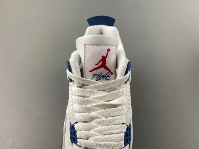 Air Jordan 4 白海军蓝生胶底篮球鞋 6