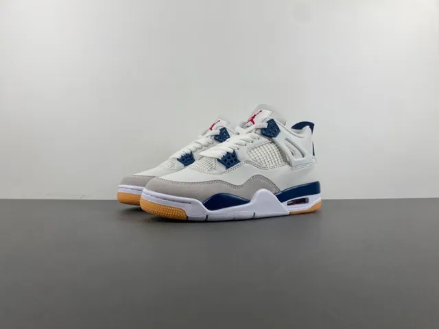 Air Jordan 4 白海军蓝生胶底篮球鞋 10
