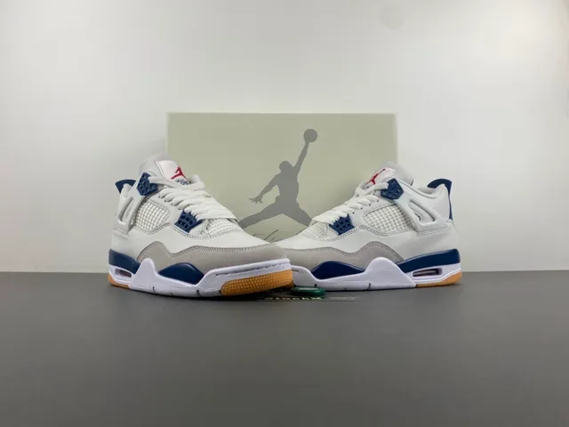 Air Jordan 4 白海军蓝生胶底篮球鞋 13