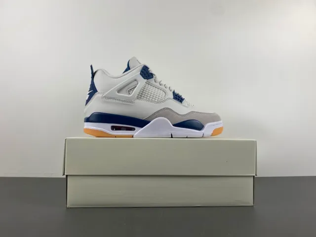Air Jordan 4 白海军蓝生胶底篮球鞋 15