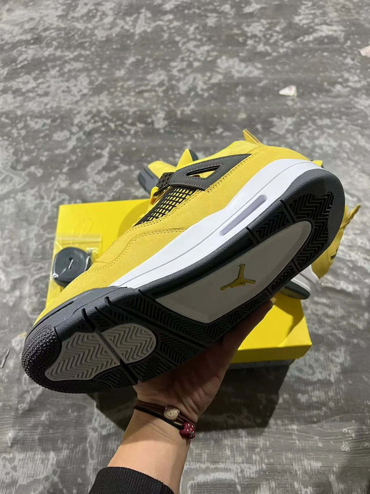 Zapatillas de baloncesto Air Jordan 4 amarillo negro blanco 6
