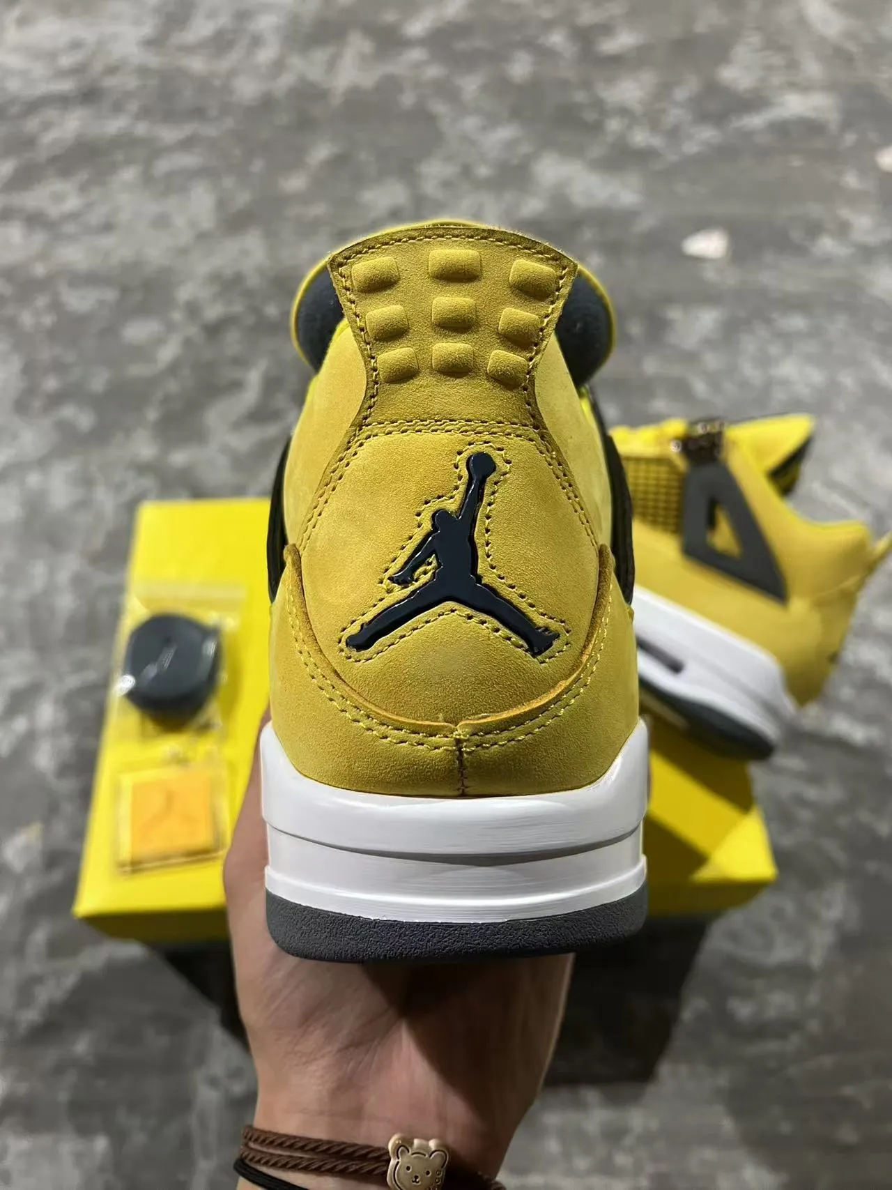 Zapatillas de baloncesto Air Jordan 4 amarillo negro blanco 8