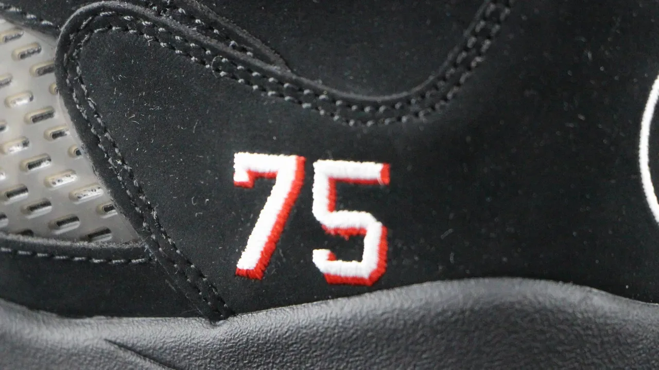 Air Jordan 5 Tênis de Basquete Sola Translucida Preto e Vermelho 3