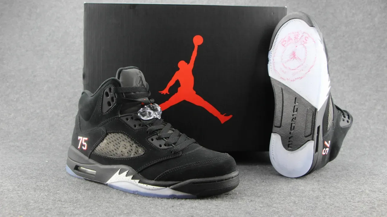 Air Jordan 5 Tênis de Basquete Sola Translucida Preto e Vermelho 7