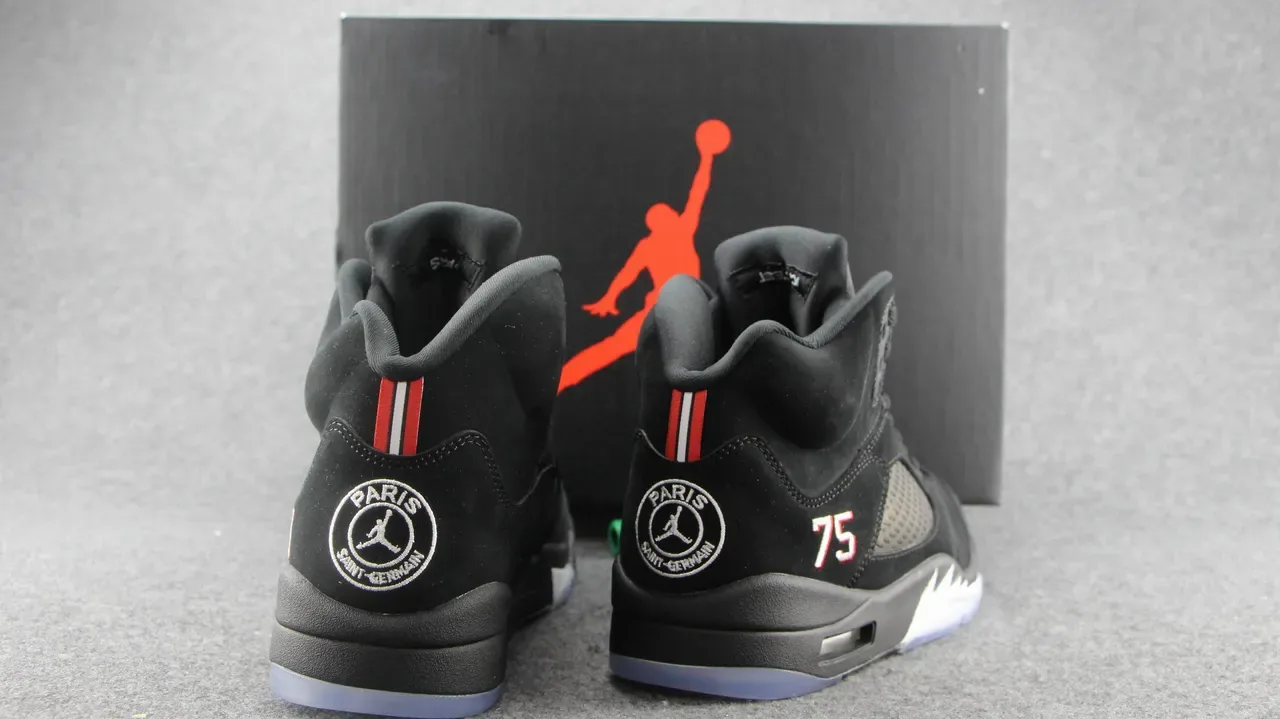 Air Jordan 5 Tênis de Basquete Sola Translucida Preto e Vermelho 8