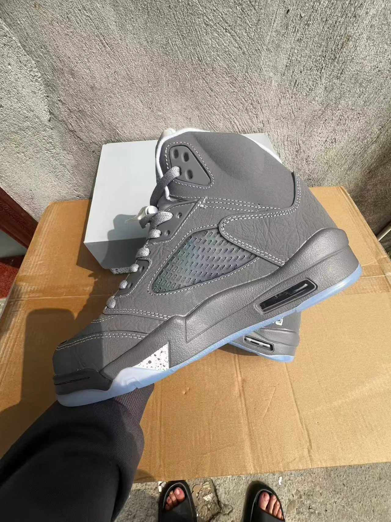 Tênis de basquete Air Jordan 5 cinza e azul gelo 5