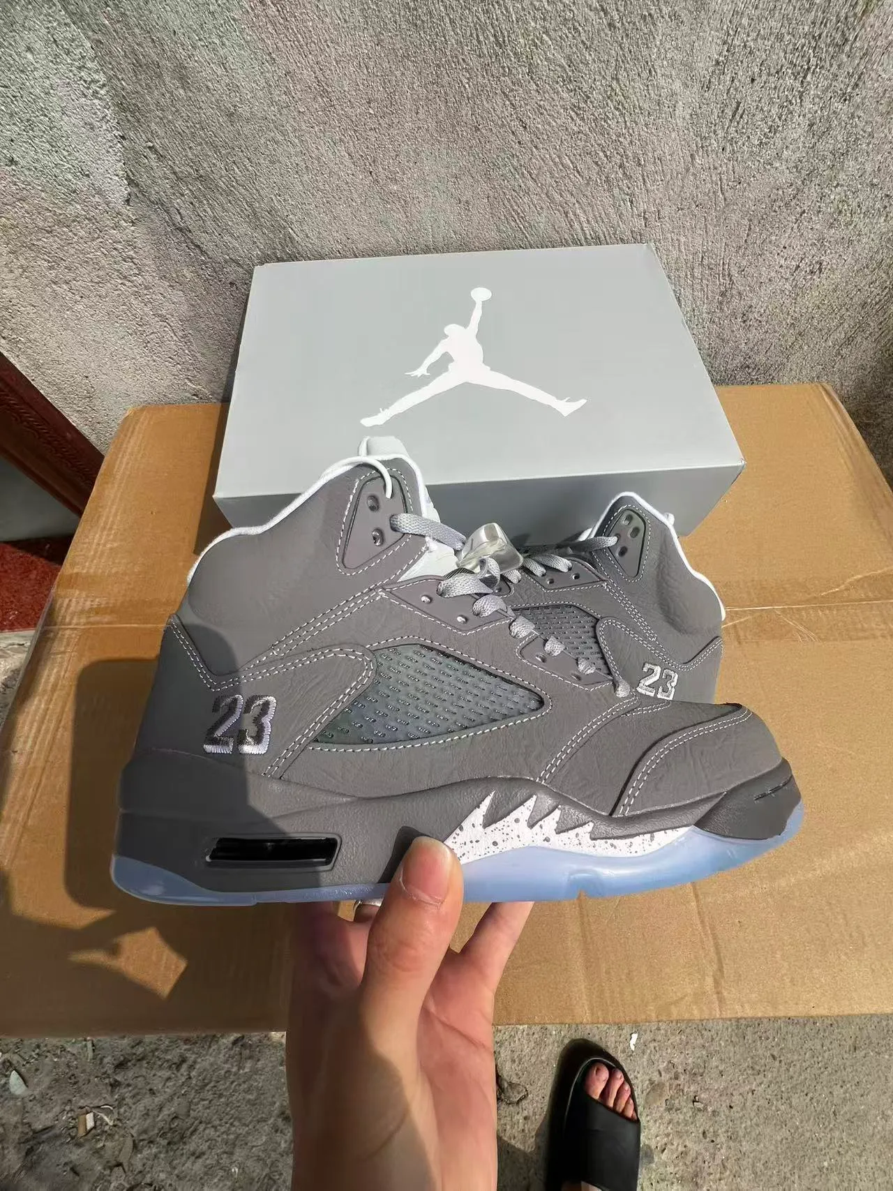 Tênis de basquete Air Jordan 5 cinza e azul gelo 7