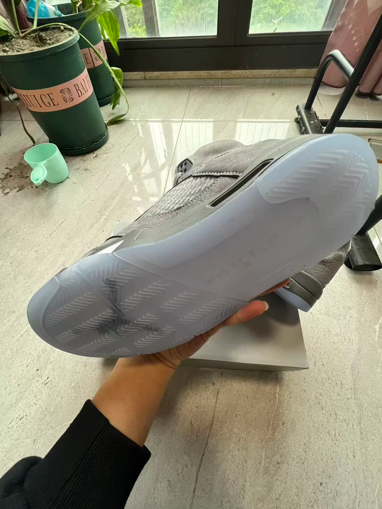 حذاء كرة السلة Air Jordan 5 رمادي منقط أزرق جليدي 6