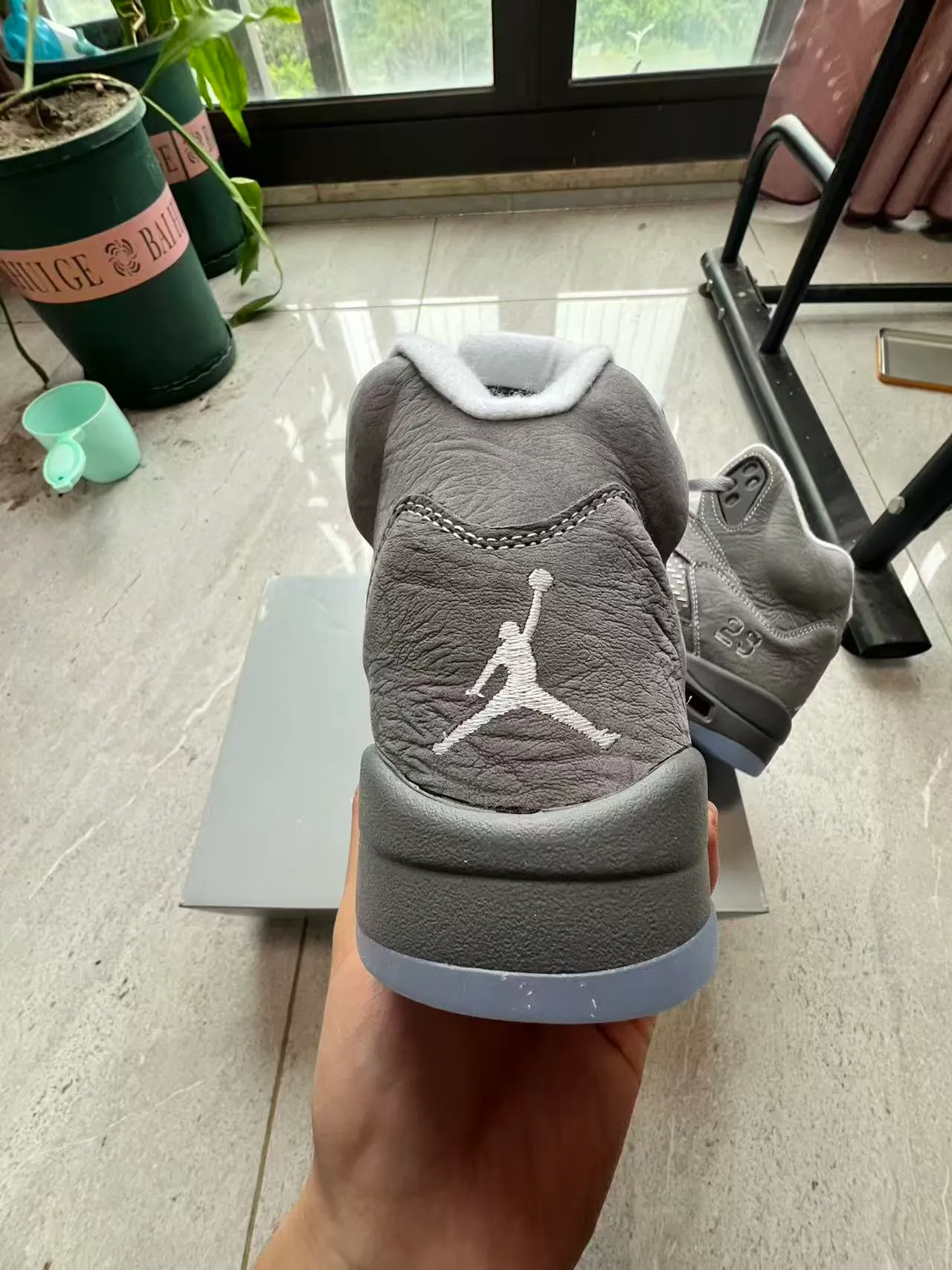 حذاء كرة السلة Air Jordan 5 رمادي منقط أزرق جليدي 8