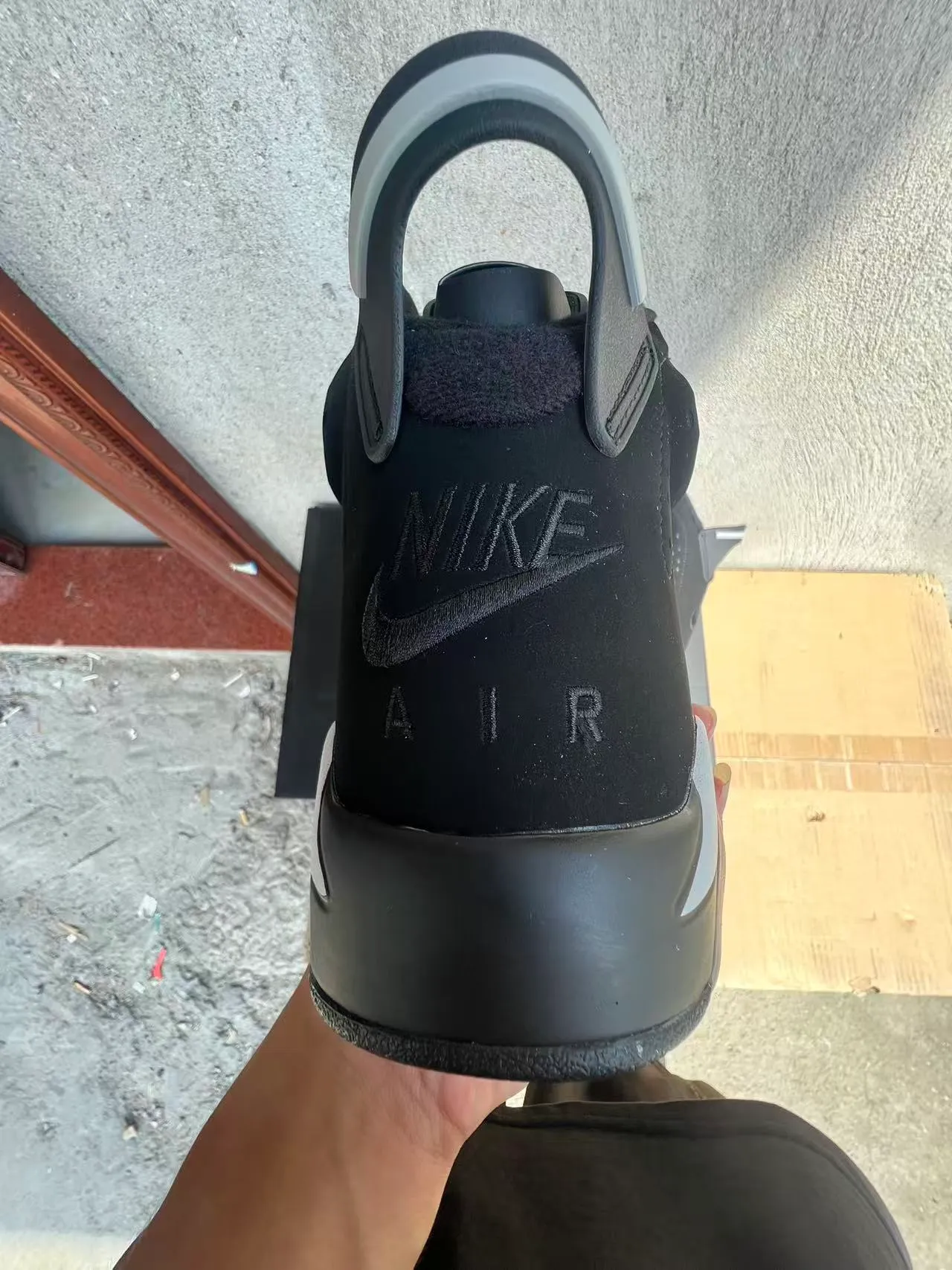 Air Jordan 6 Noir Blanc Chaussures de Basketball Perforées 8