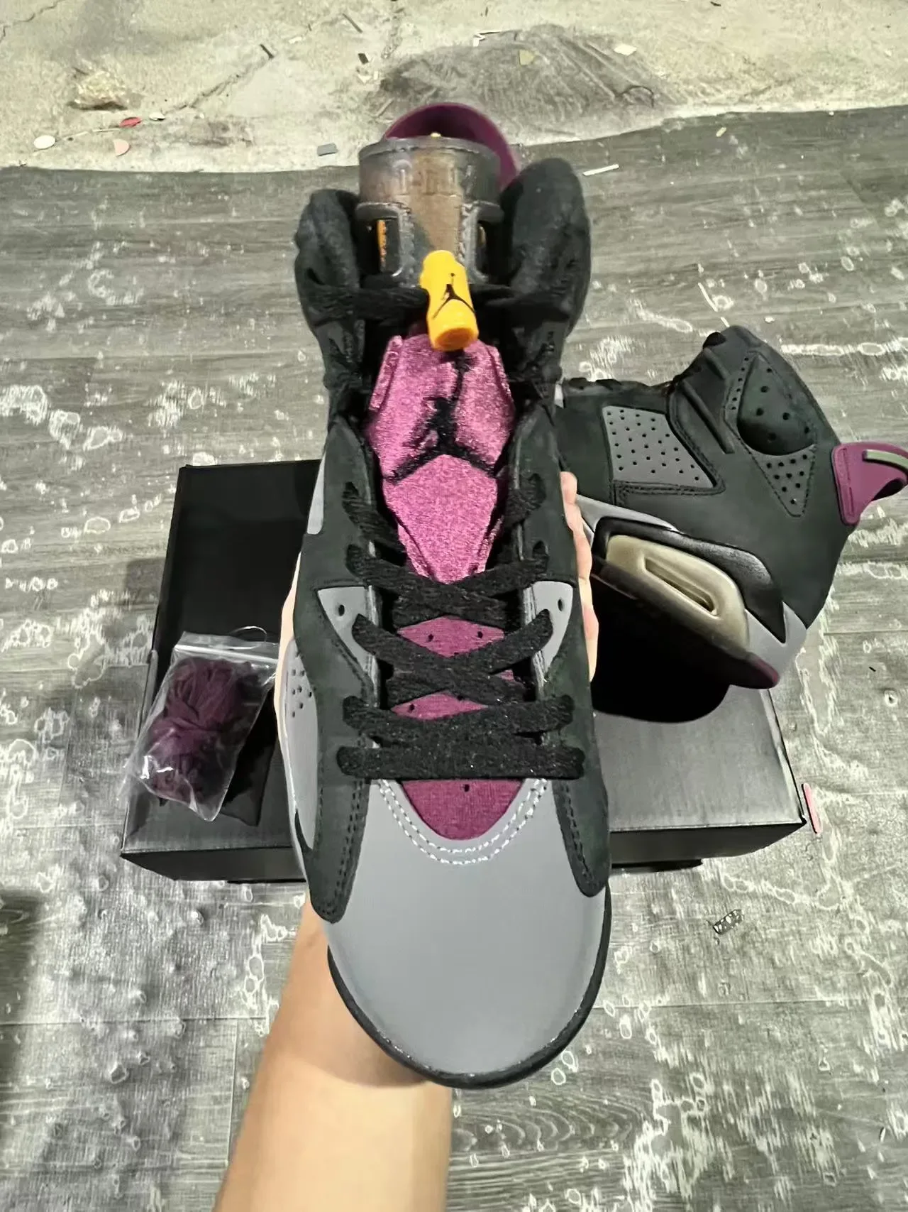 Air Jordan 6 Dark Olive and Purple 篮球鞋 3