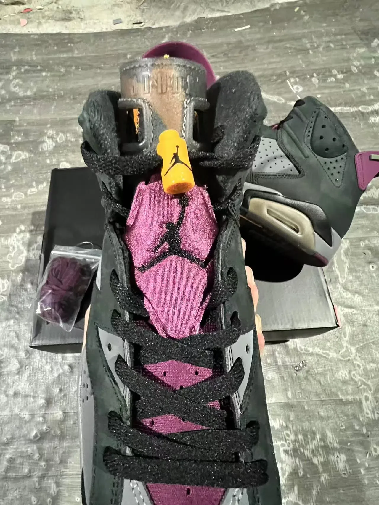 Air Jordan 6 Dark Olive and Purple 篮球鞋 4