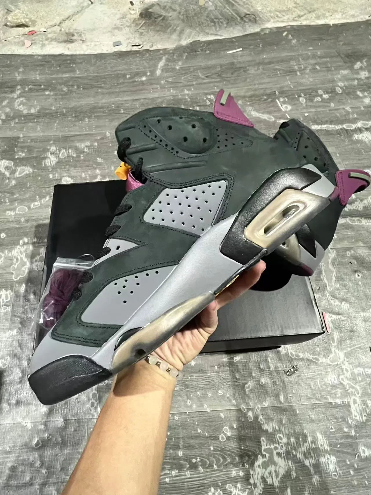 Air Jordan 6 Dark Olive and Purple 篮球鞋 5