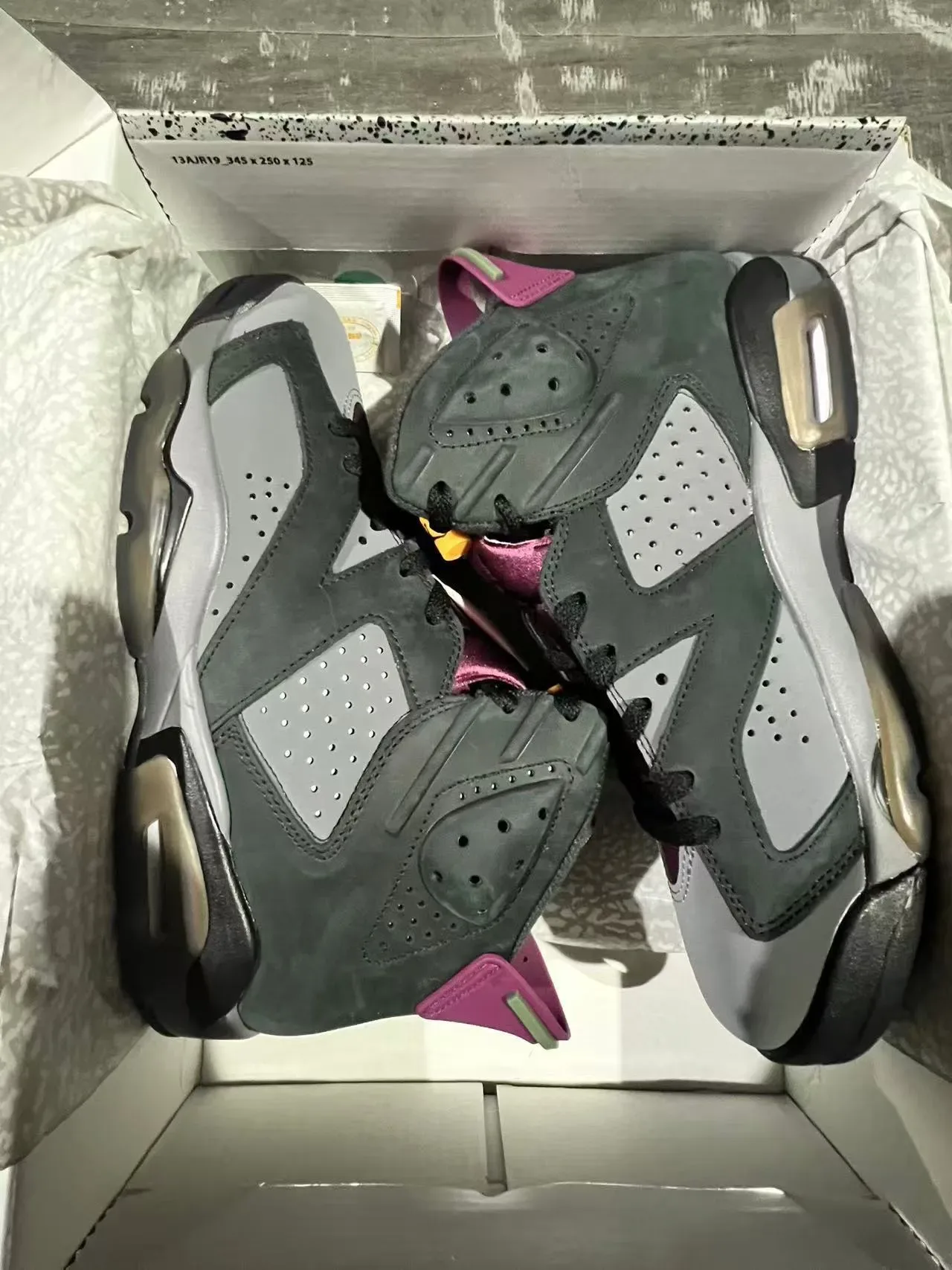 Air Jordan 6 Dark Olive and Purple 篮球鞋 9