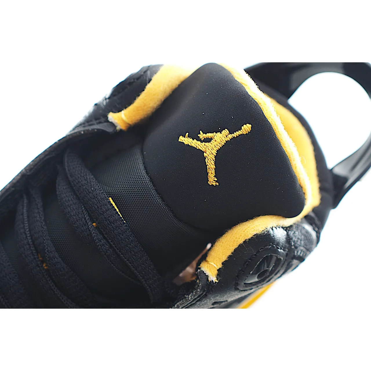 حذاء كرة السلة Air Jordan 6 Retro أسود وأصفر 11