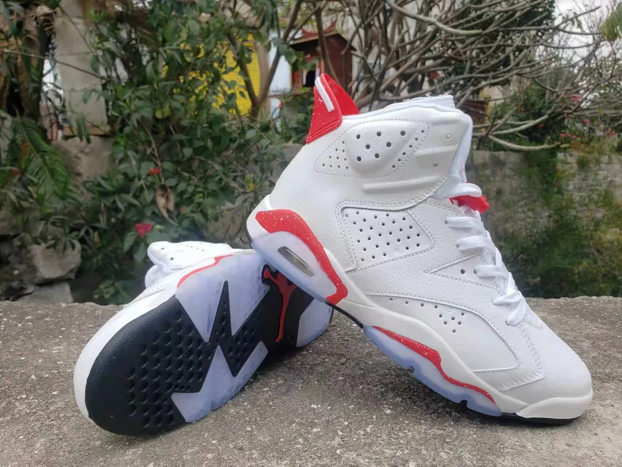 Tênis de basquete Air Jordan 6 branco vermelho cimento 4