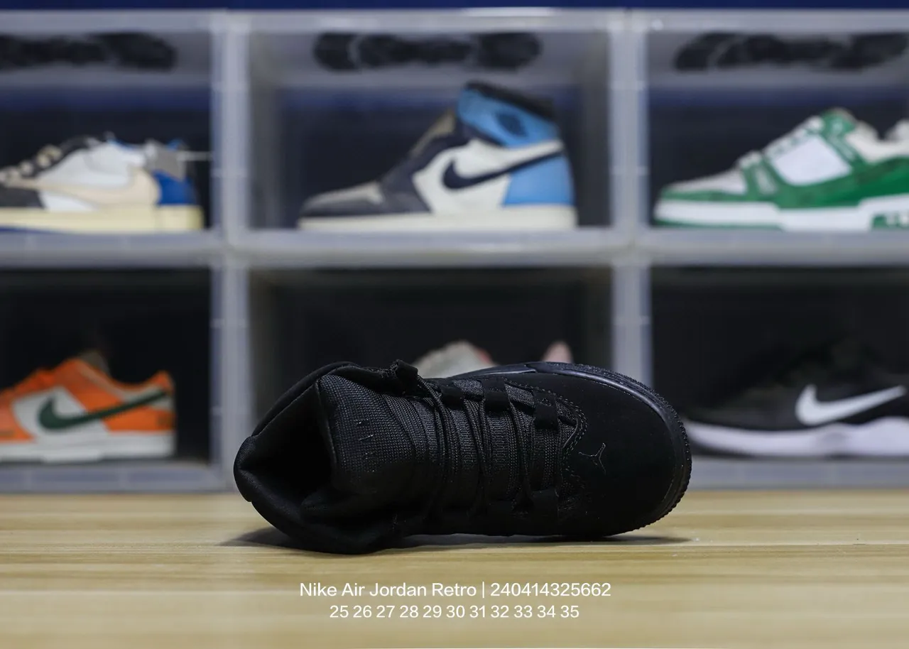 Tênis de basquete Air Jordan de cano alto com colarinho acolchoado preto e vermelho 22