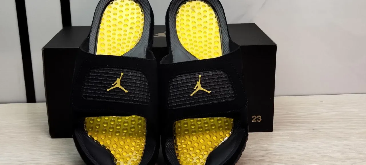 Air Jordan Slide 黑黄 Podded Footbed 拖鞋 3