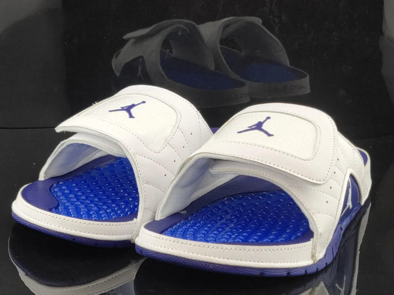Sandalias chanclas Air Jordan blanco azul real morado 2