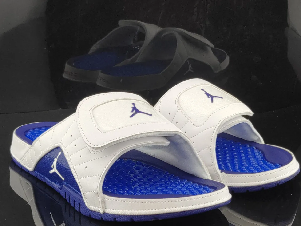 Sandalias chanclas Air Jordan blanco azul real morado 4