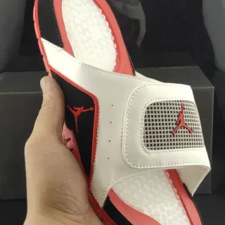 Chinelo Air Jordan Slide branco preto vermelho