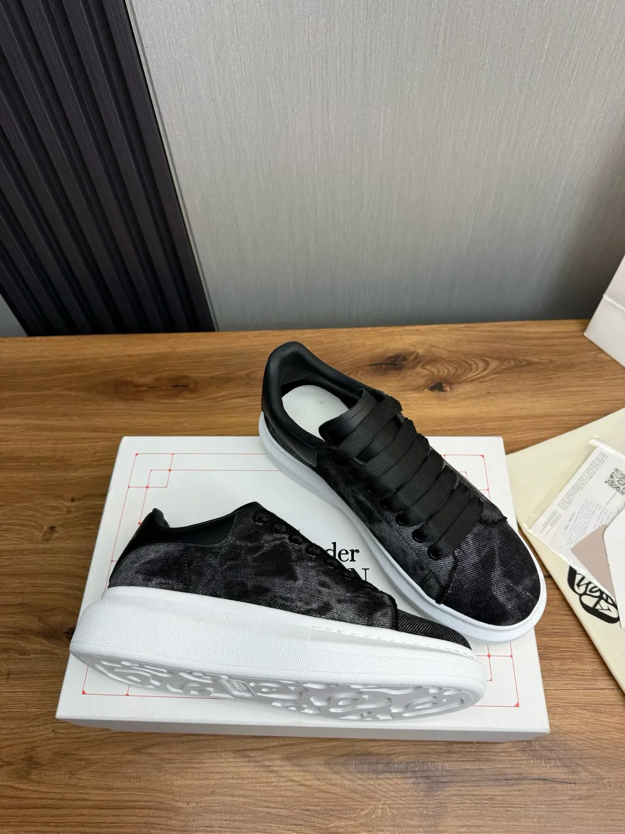 Alexander McQueen Oversized Sneaker Black and White Lifestyle Sneakers 5