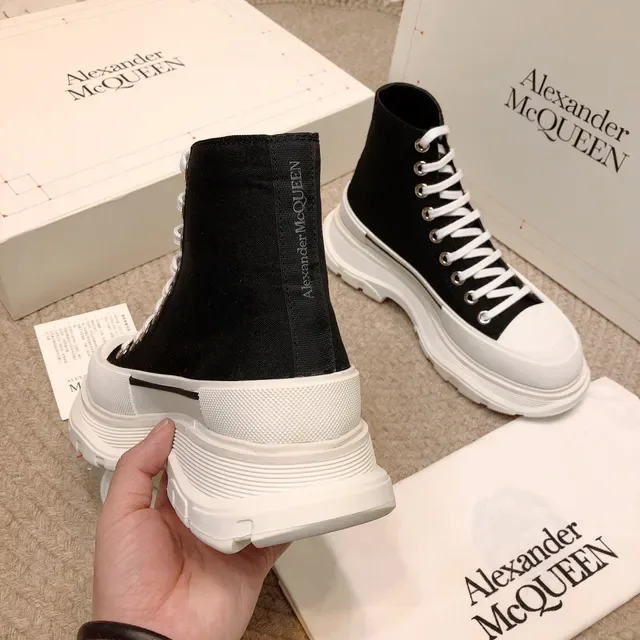 Alexander McQueen Oversized Sneaker Black and White Lifestyle Sneakers 3