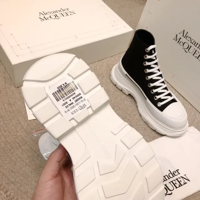 Alexander McQueen Oversized Sneaker Black and White Lifestyle Sneakers 4