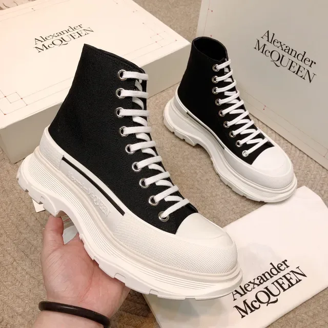 Alexander McQueen Oversized Sneaker Black and White Lifestyle Sneakers 6