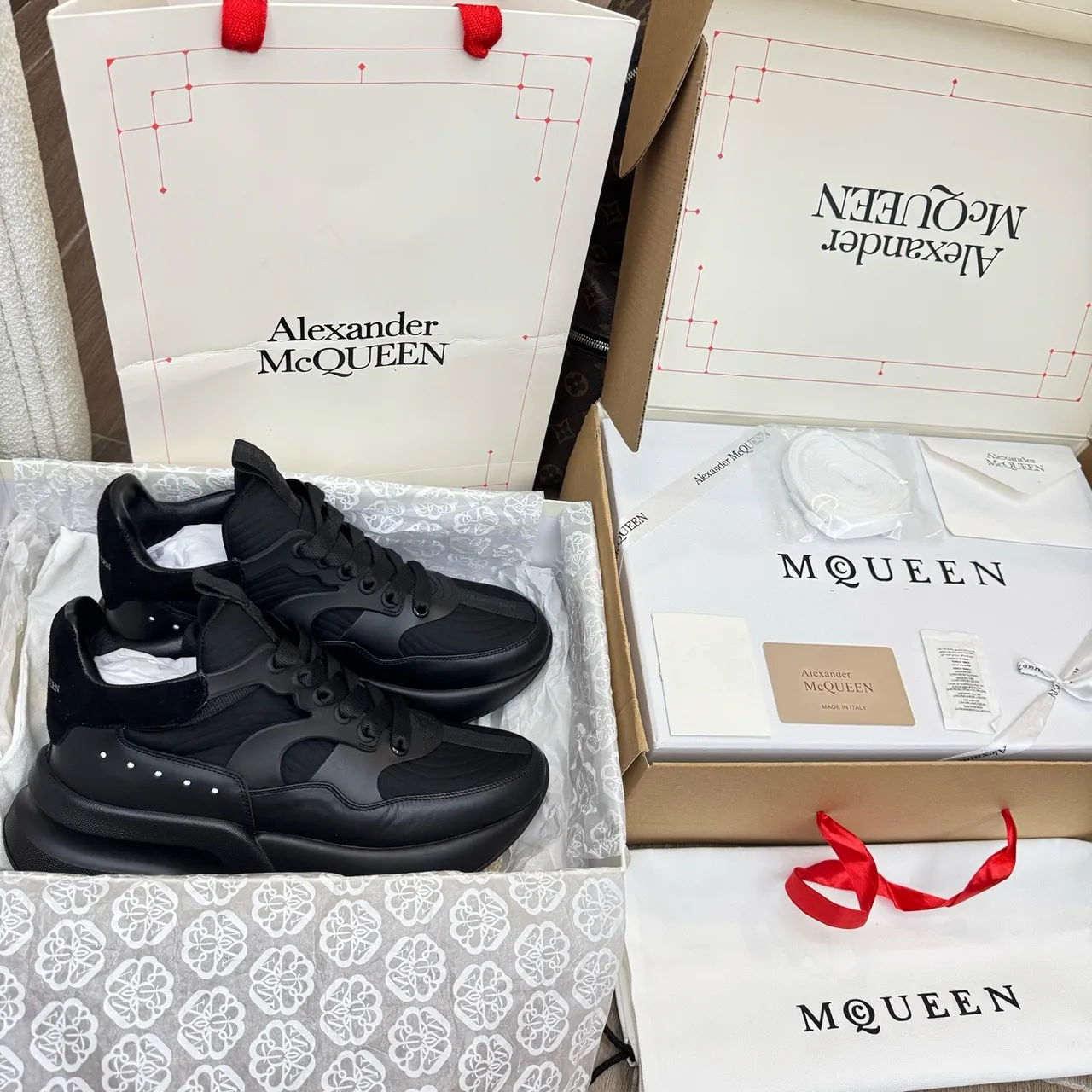 Alexander McQueen 大号黑色厚底运动鞋 2