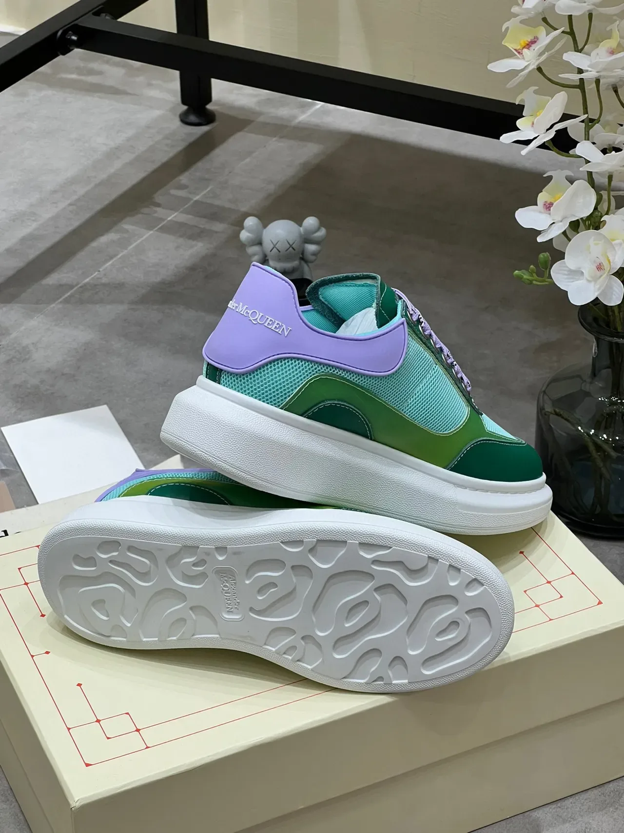 Alexander McQueen हरा बैंगनी सफेद Oversized Lifestyle Sneakers 7