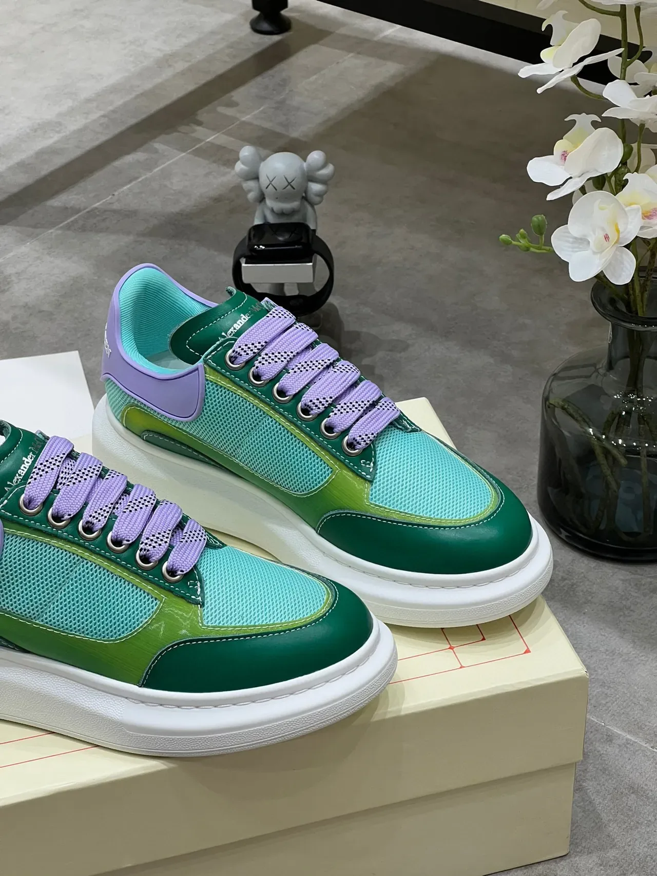 Alexander McQueen हरा बैंगनी सफेद Oversized Lifestyle Sneakers 8