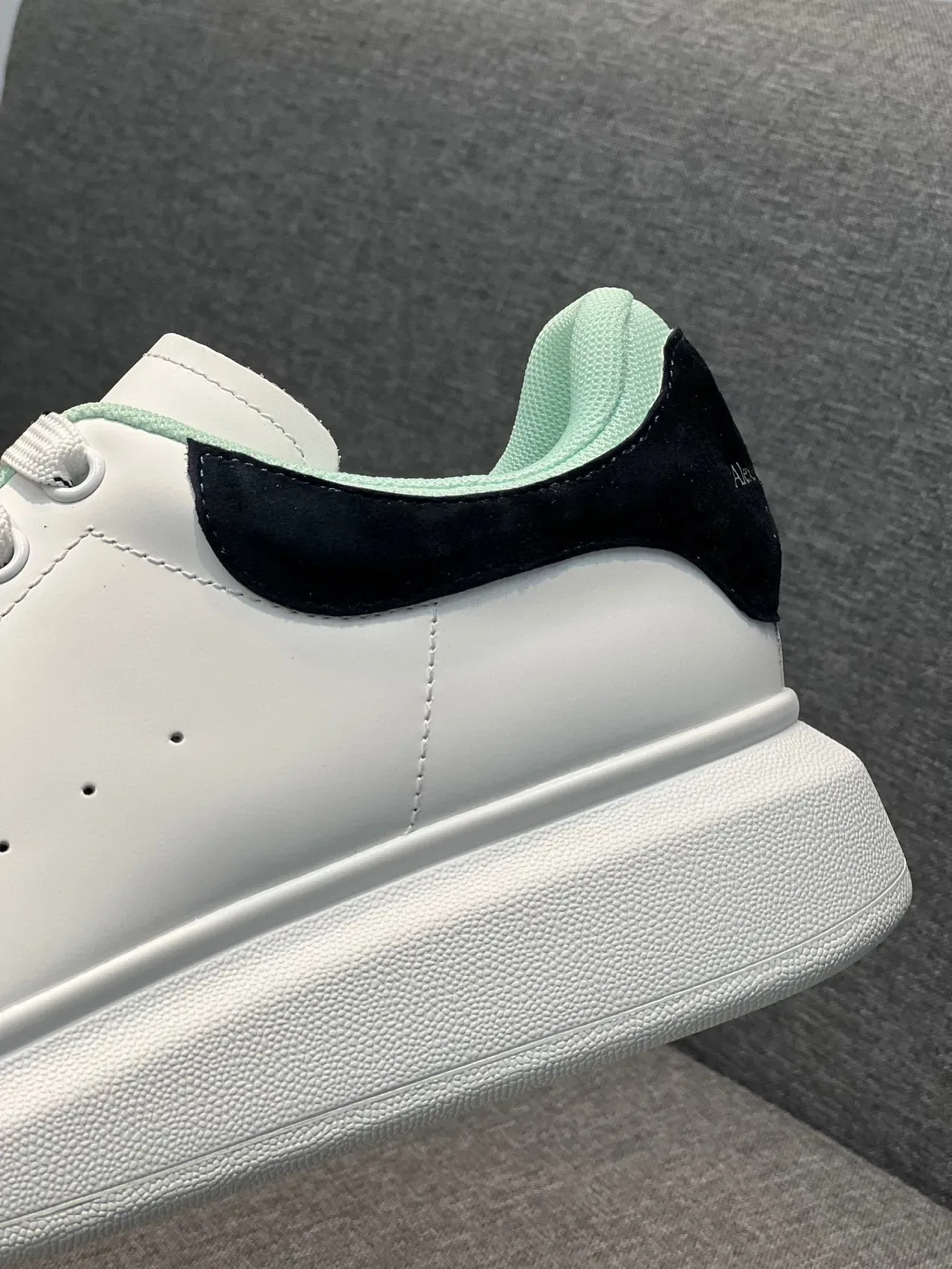 Alexander McQueen Oversized Sneaker 白黑薄荷绿 生活方式运动鞋 2