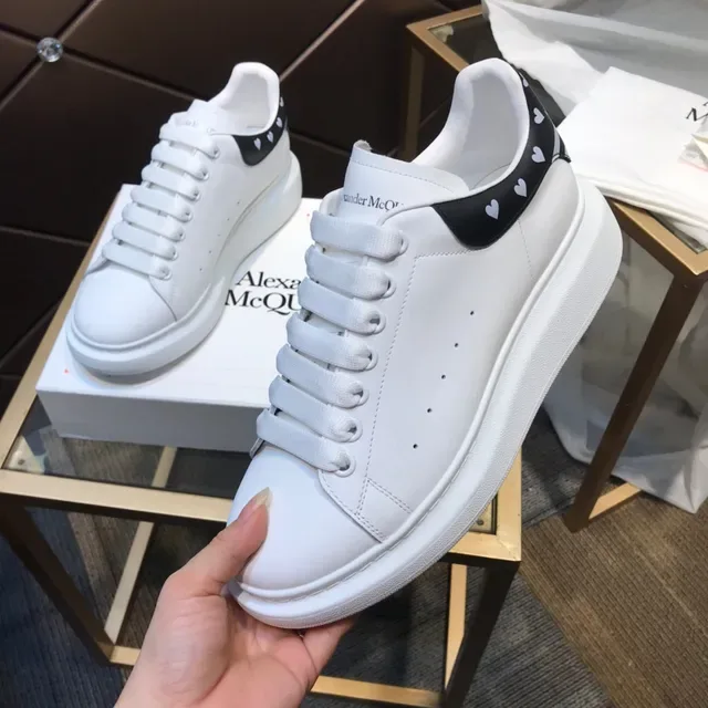Alexander McQueen Oversized Sneaker White Black Platform Sole Leather Upper Lifestyle Sneakers 2
