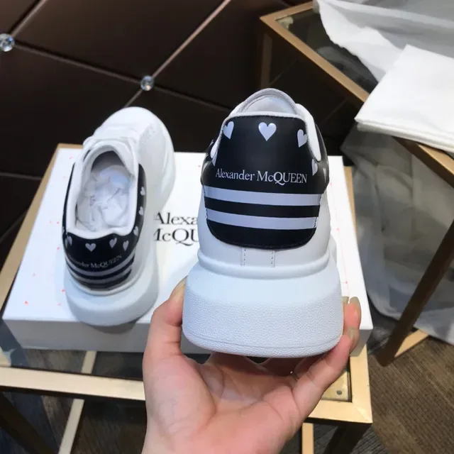 Alexander McQueen Oversized Sneaker White Black Platform Sole Leather Upper Lifestyle Sneakers 6