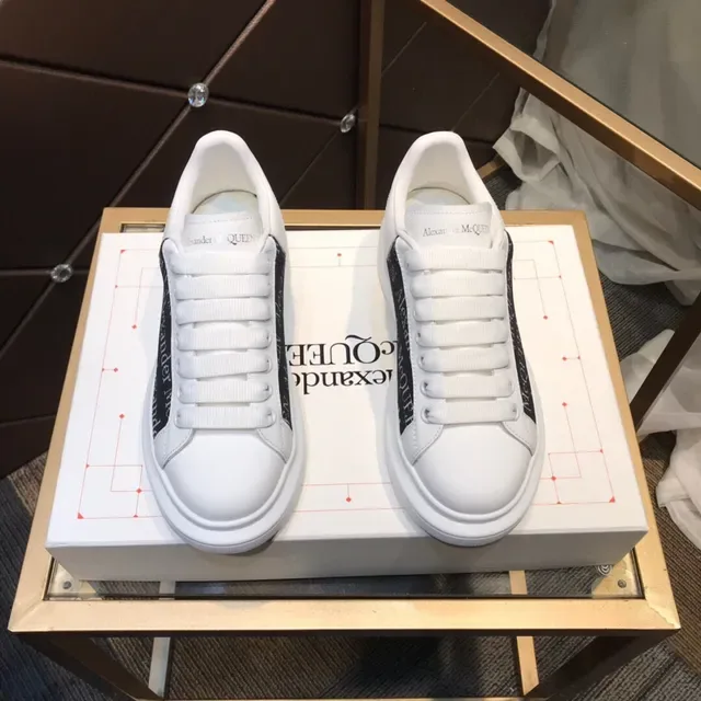 Alexander McQueen Oversized Sneaker White Black Platform Sole Text-Print Side Panel Chunky Sneakers 9