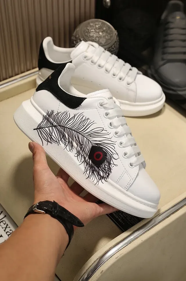 Alexander McQueen 白色黑色孔雀羽毛剪影图形宽松生活方式运动鞋 7