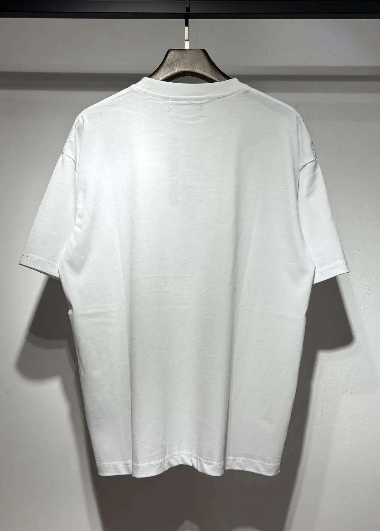 Amiri Logo Graphic T-Shirt 4