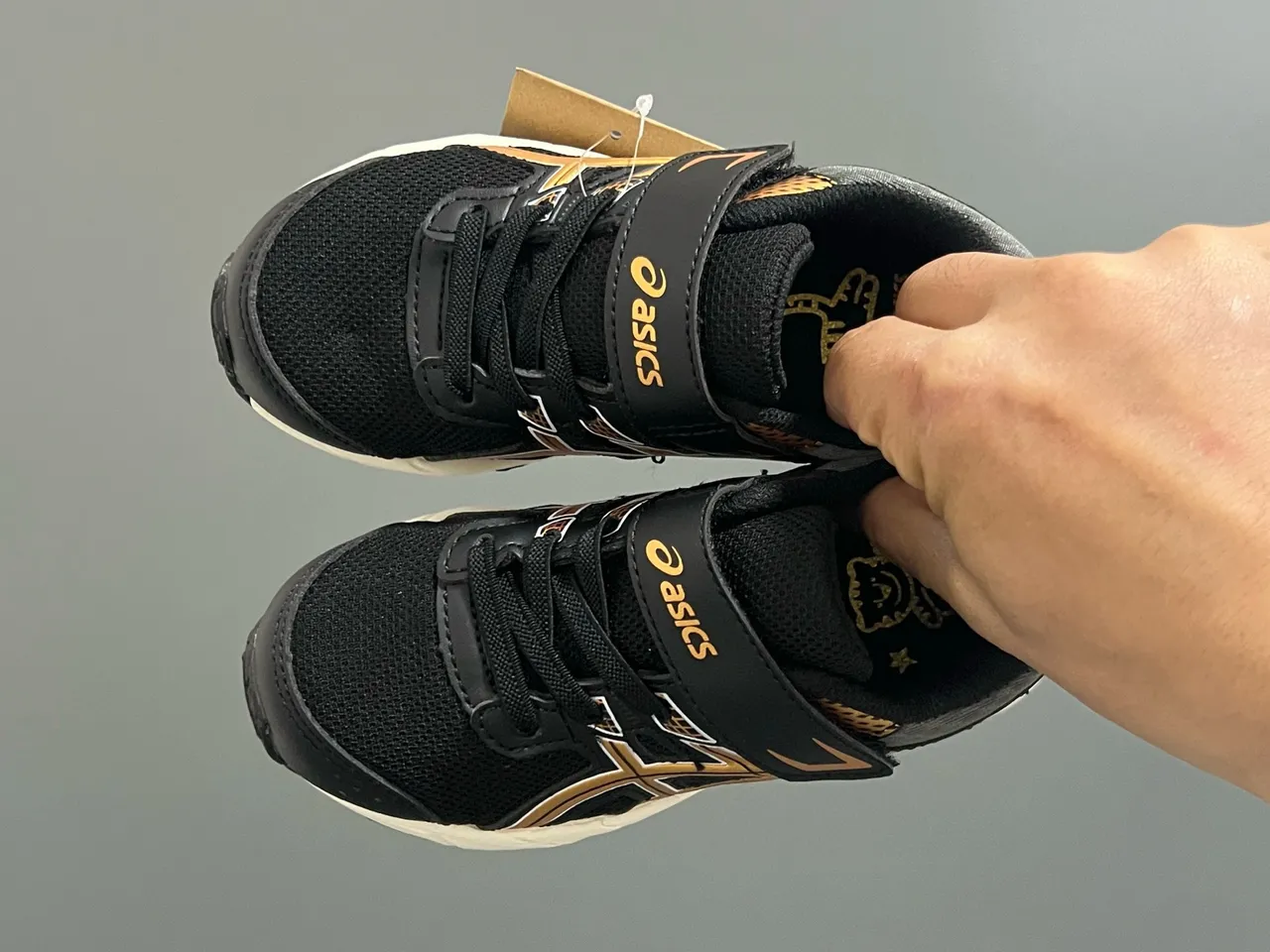 ASICS Black Gold Tênis de corrida de baixo topo com malha e sintético 12