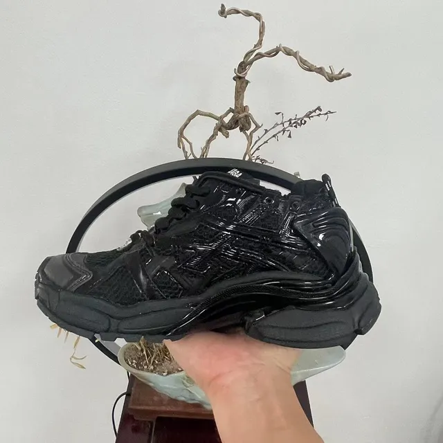 ASICS Zapatillas Chunky Suela Media Negra 5