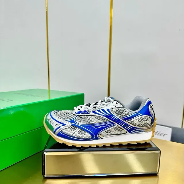 ASICS Zapatillas lifestyle azul blanco con malla y material sintético con superposición y branding de rayas de tigre 9