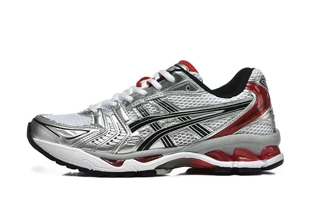 ASICS Gel-Kayano 银色和红色跑鞋 2