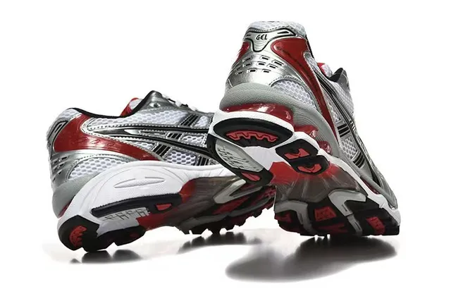 ASICS Gel-Kayano 银色和红色跑鞋 5