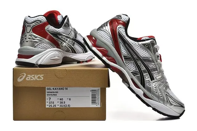 ASICS Gel-Kayano 银色和红色跑鞋 6