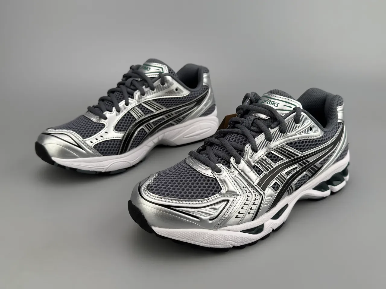 ASICS Gel-Kayano Silver Black White Running Shoes 7