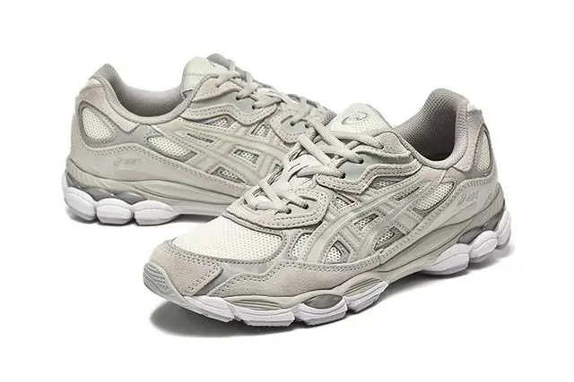 ASICS Gray White Layered Synthetic Cage Mesh Paneling Running Shoes 3