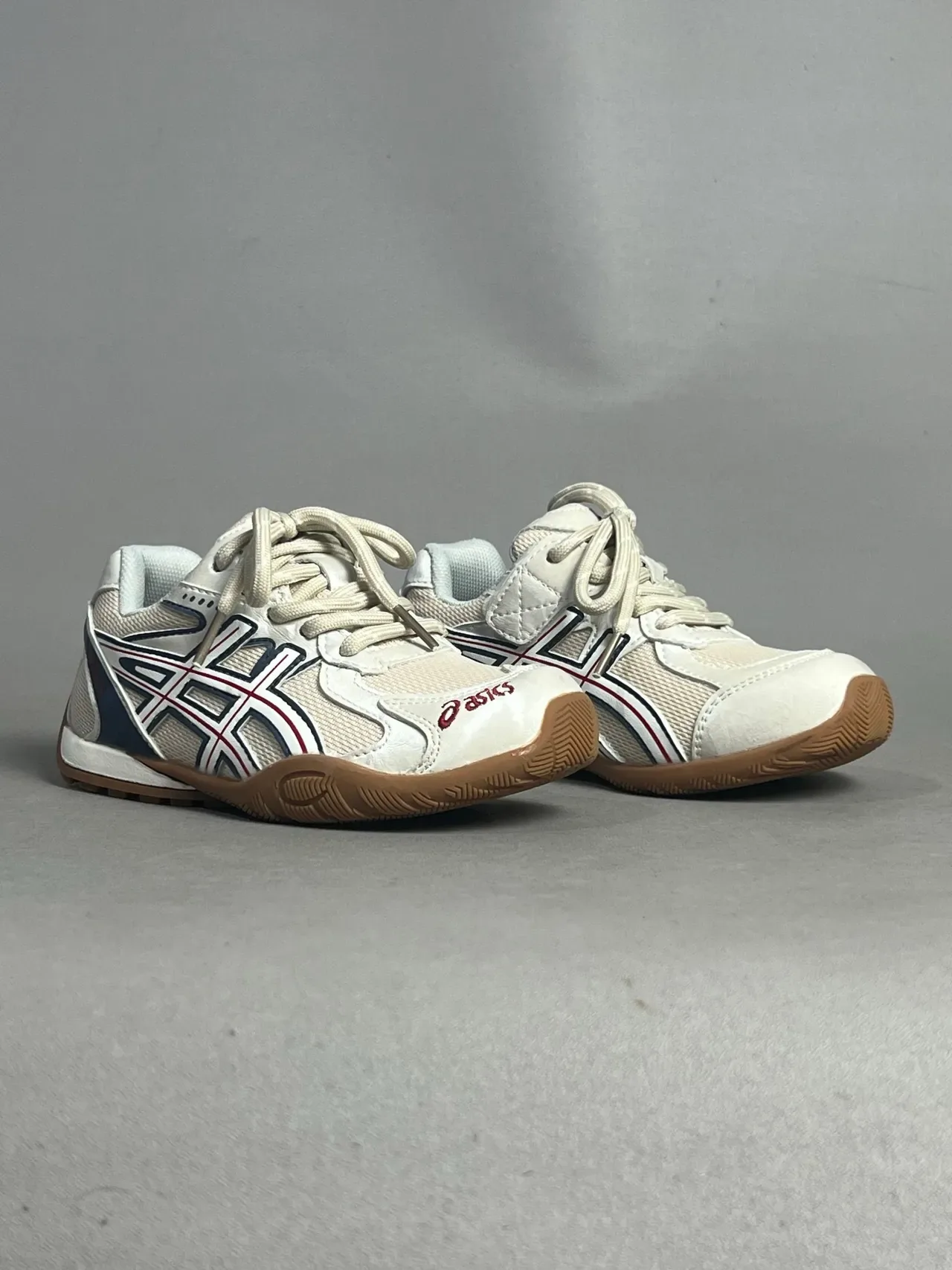 ASICS Indoor Court Sneaker White Silver Gray Lifestyle Sneakers 7