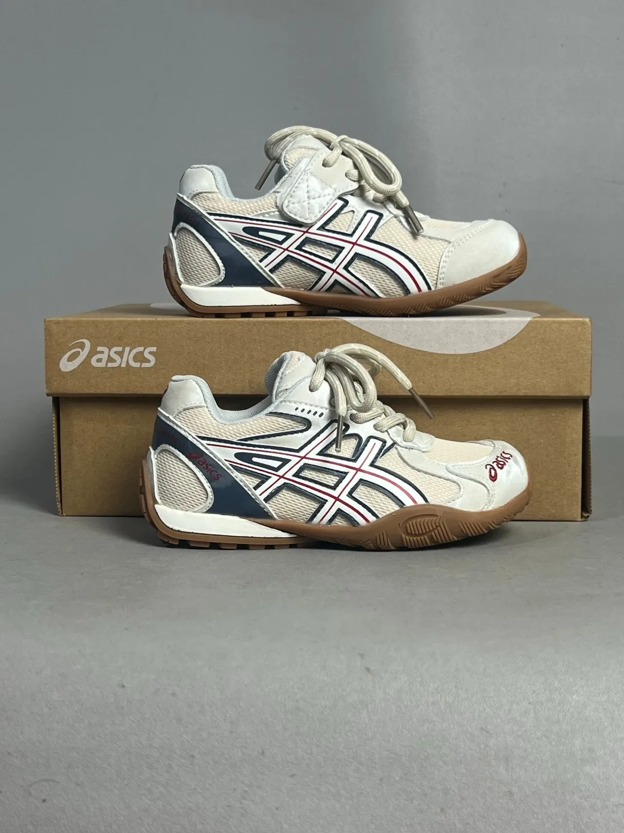 ASICS Indoor Court Sneaker White Silver Gray Lifestyle Sneakers 10